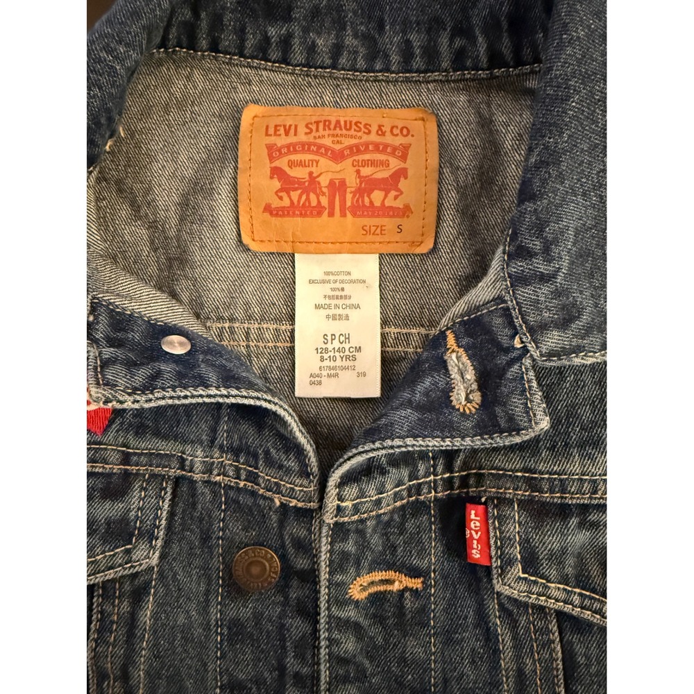 Levi's Boys Denim Trucker Jacket Size S (8-10) Red Batwing Logo Patch - Picture 4 of 9